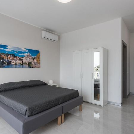 Travelershome Ciampino Airport Guesthouse 600M To Airport 외부 사진
