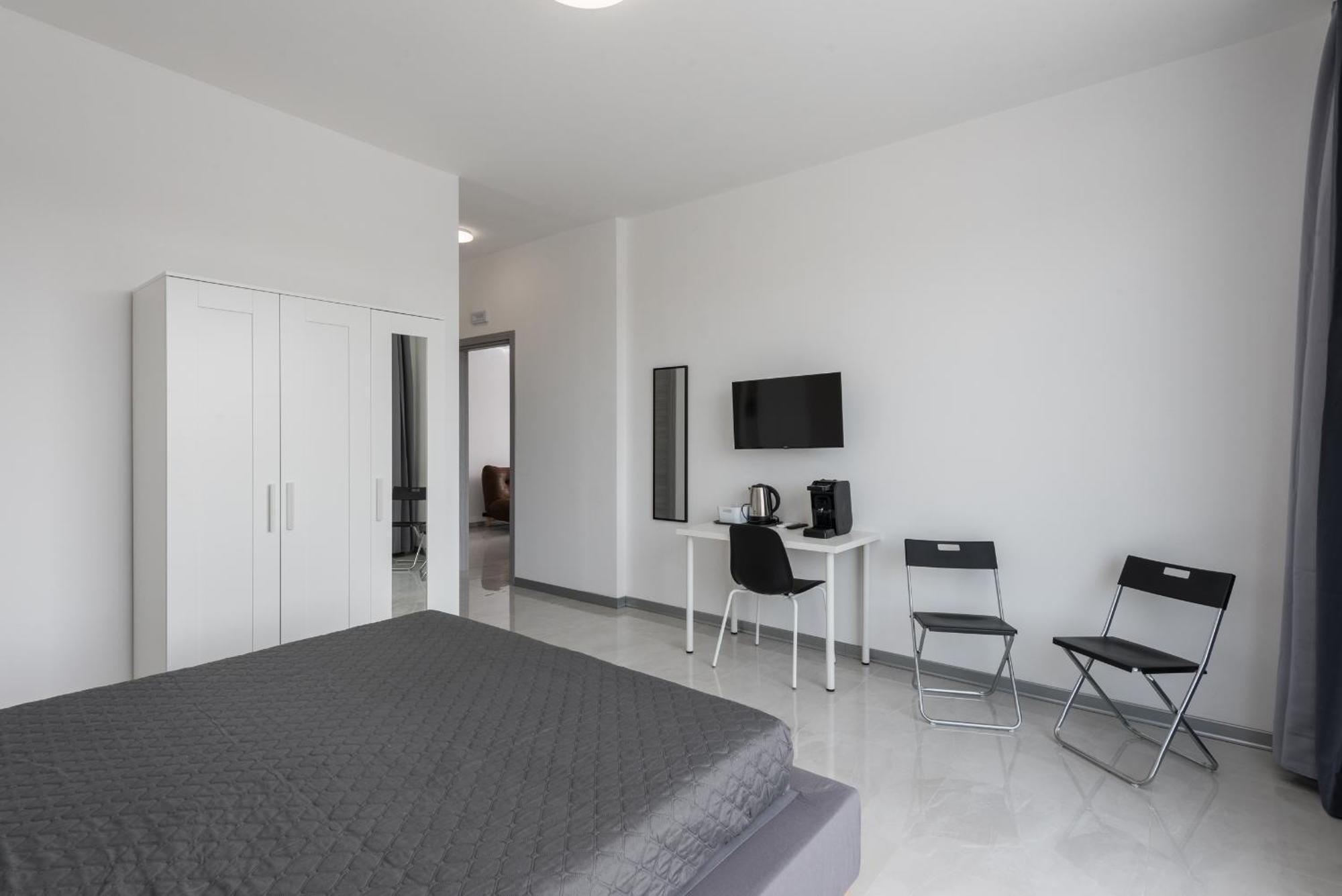 Travelershome Ciampino Airport Guesthouse 600M To Airport 외부 사진