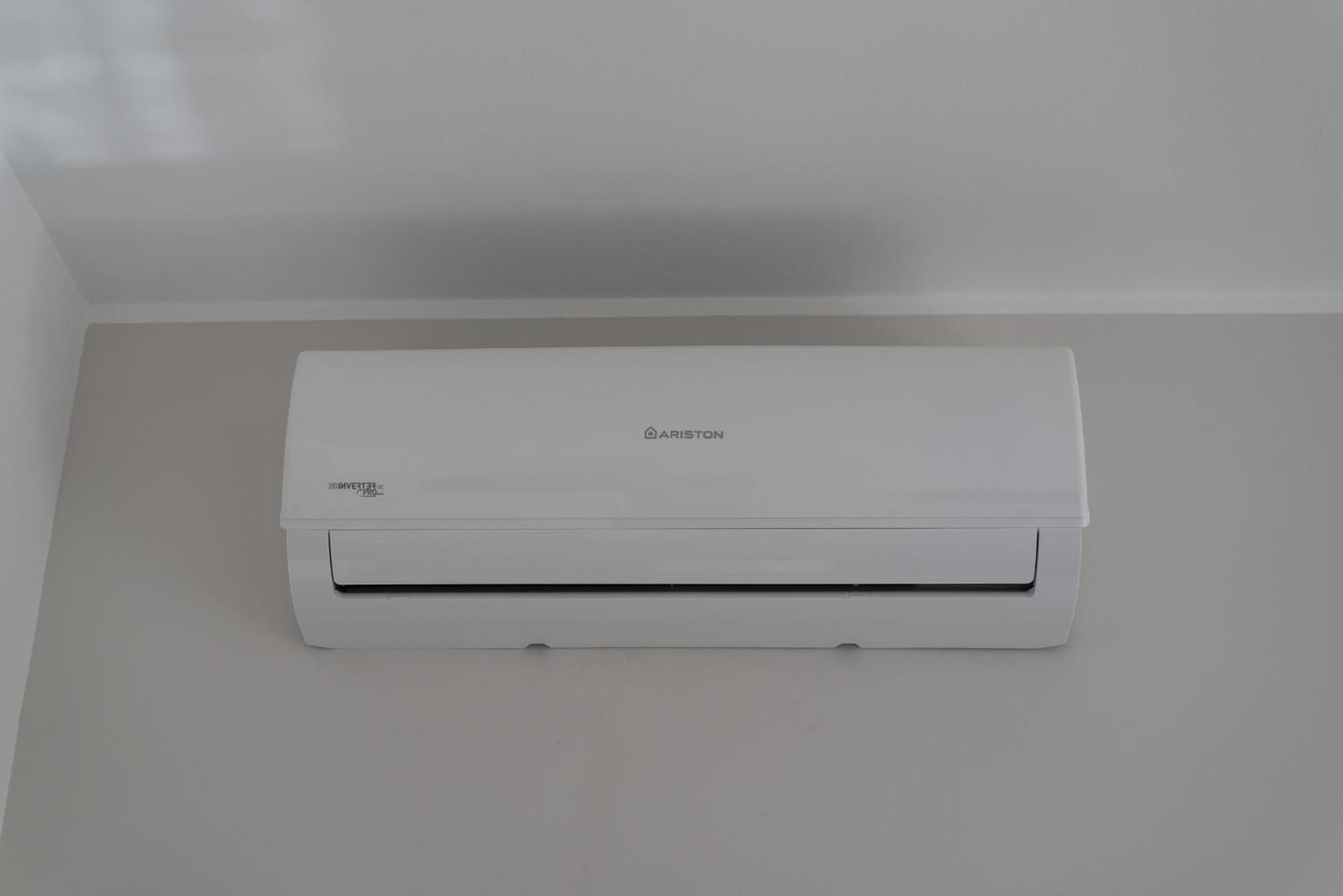 Travelershome Ciampino Airport Guesthouse 600M To Airport 외부 사진