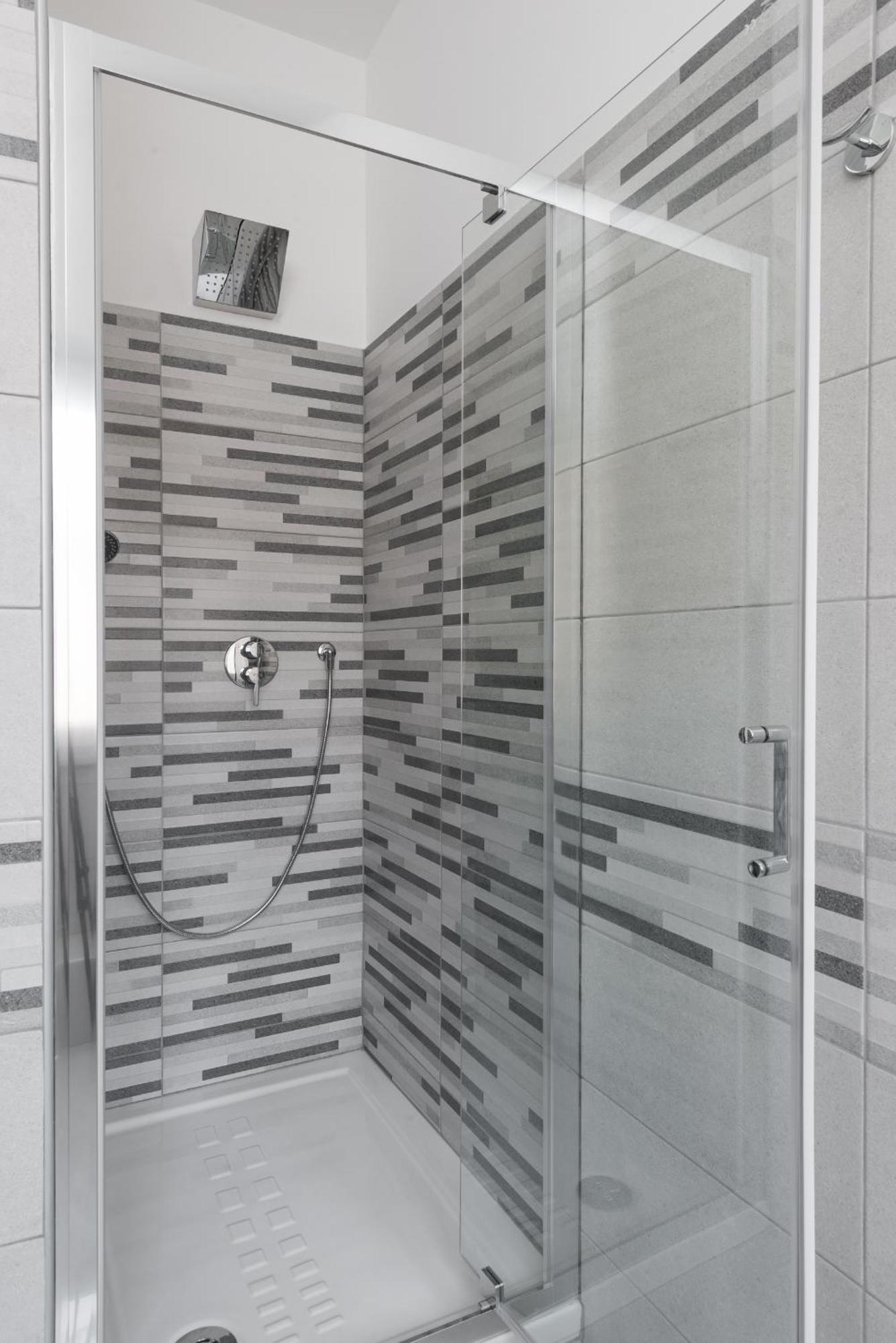 Travelershome Ciampino Airport Guesthouse 600M To Airport 외부 사진