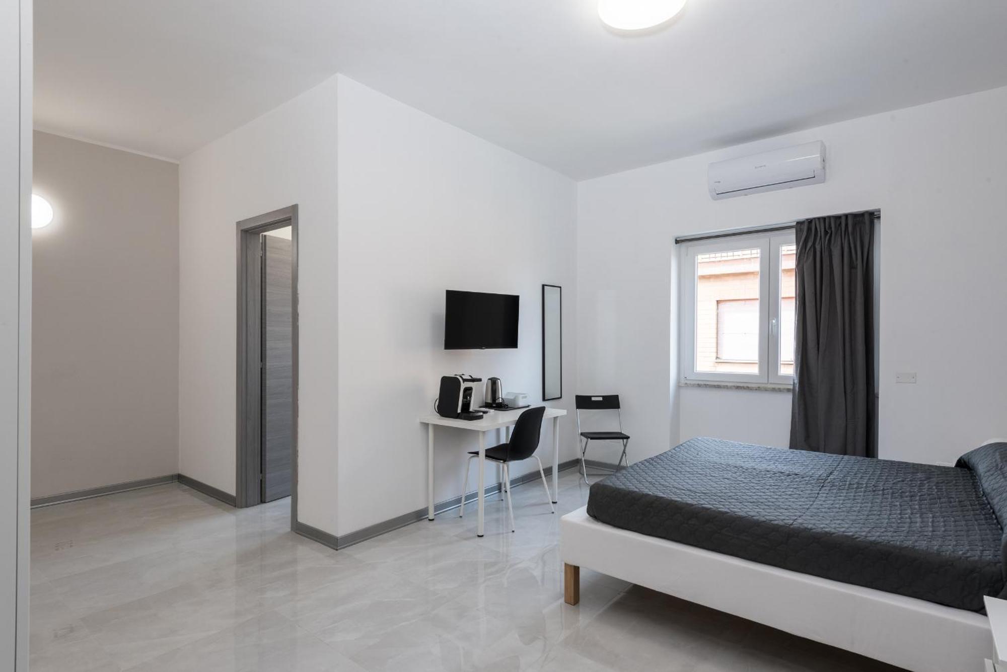 Travelershome Ciampino Airport Guesthouse 600M To Airport 외부 사진