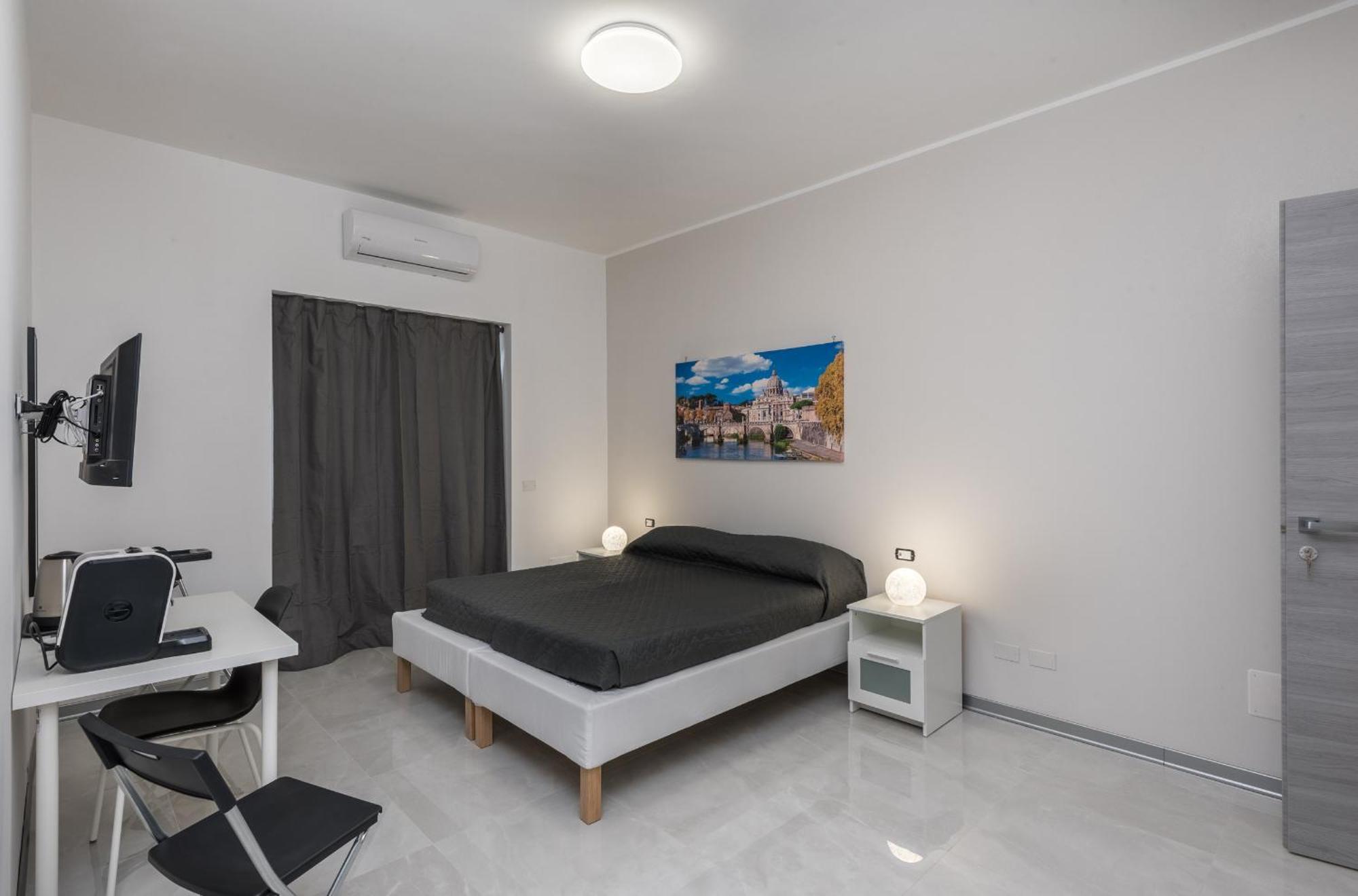 Travelershome Ciampino Airport Guesthouse 600M To Airport 외부 사진