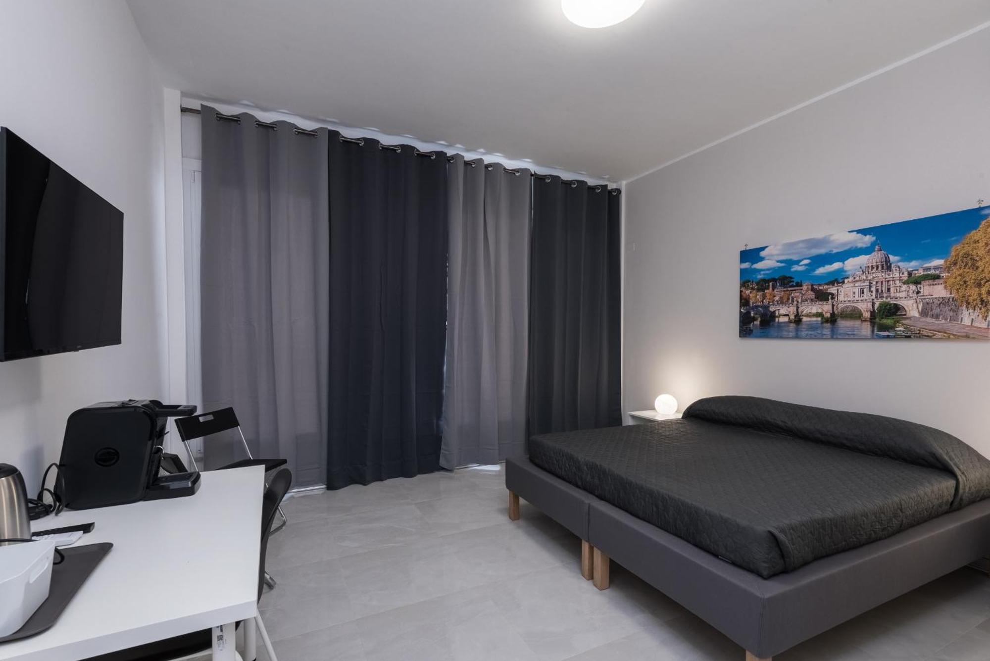 Travelershome Ciampino Airport Guesthouse 600M To Airport 외부 사진