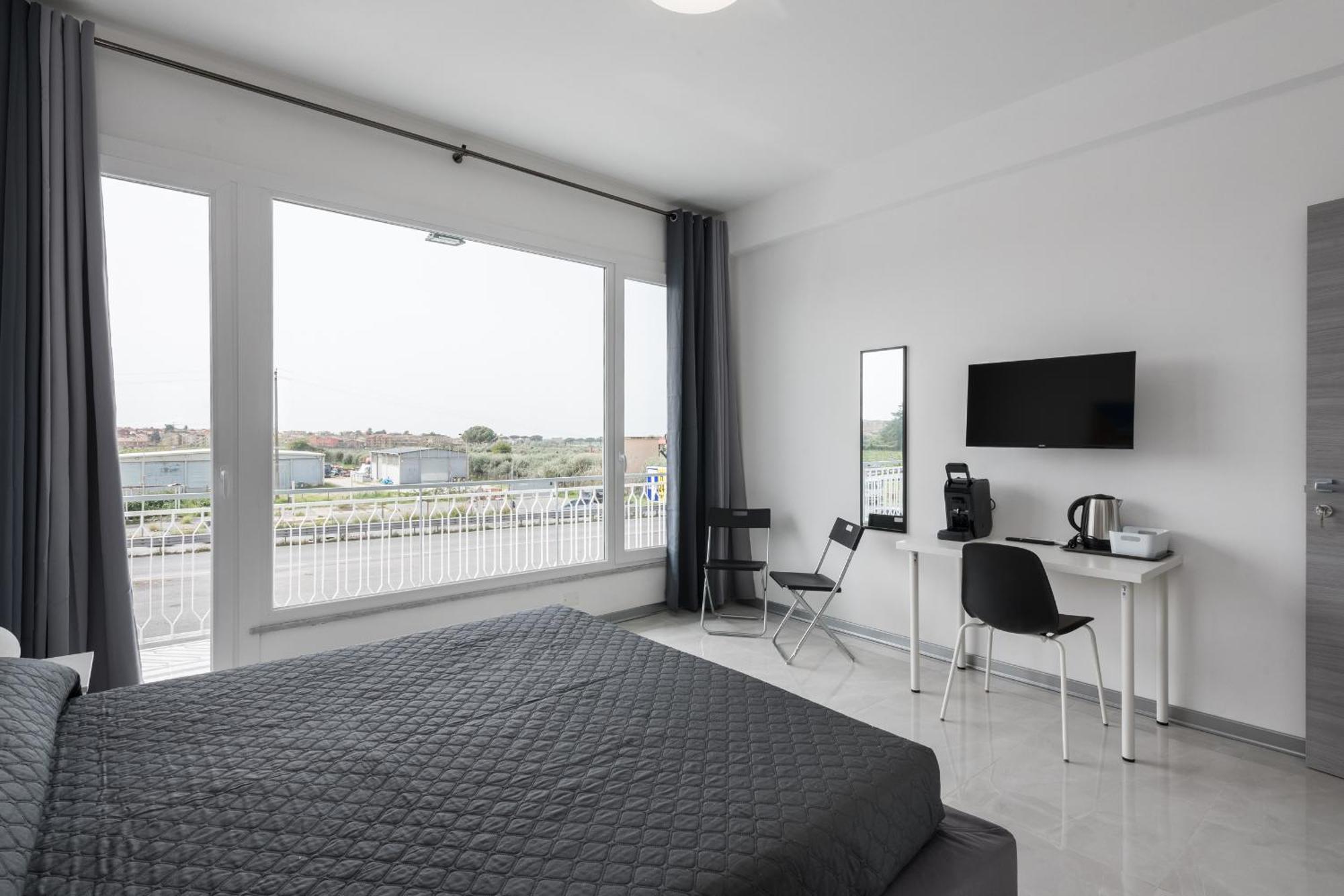 Travelershome Ciampino Airport Guesthouse 600M To Airport 외부 사진