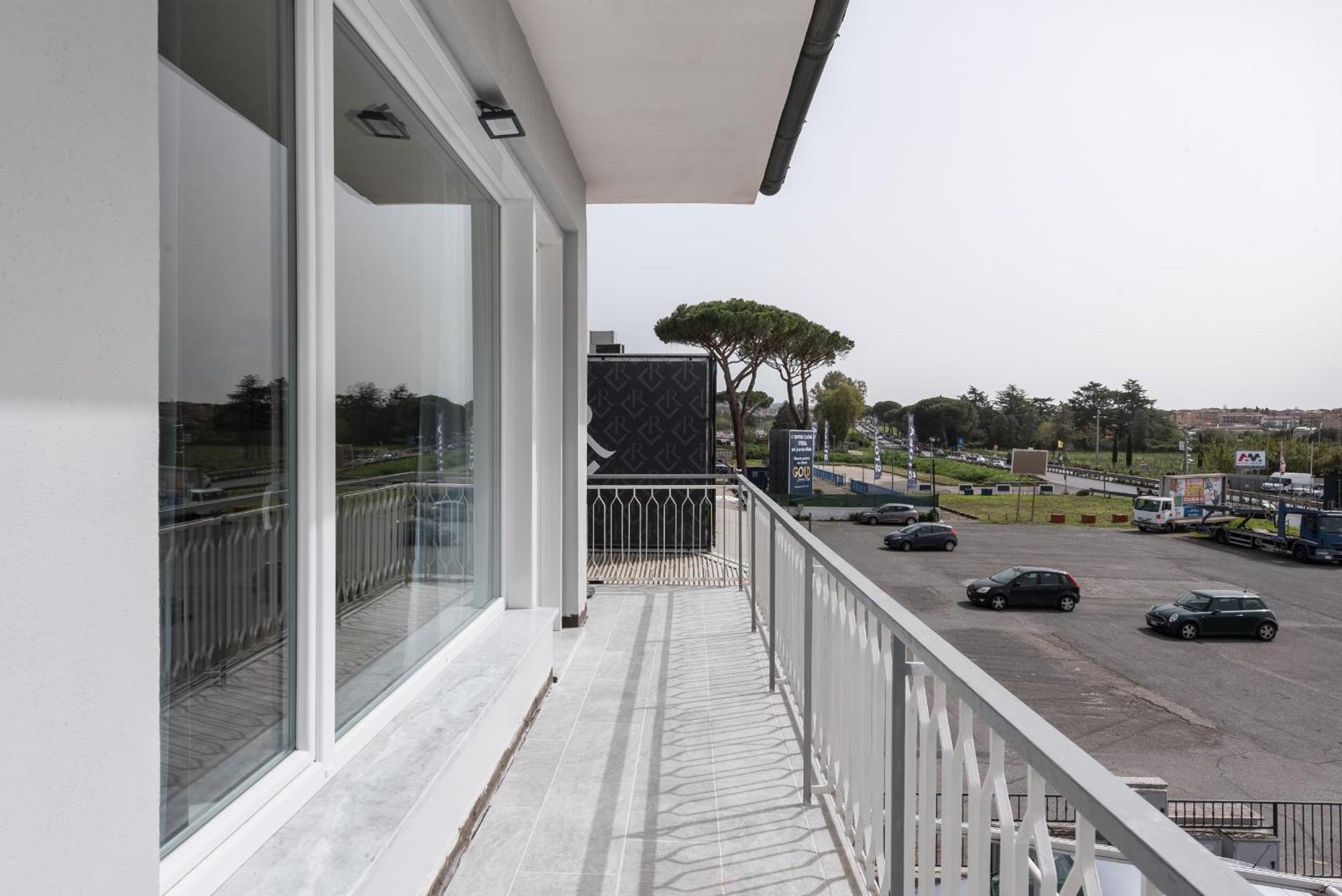 Travelershome Ciampino Airport Guesthouse 600M To Airport 외부 사진